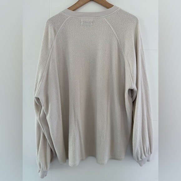 Urban Outfitters O/S Sweater, size medium. - Picture 6 of 8